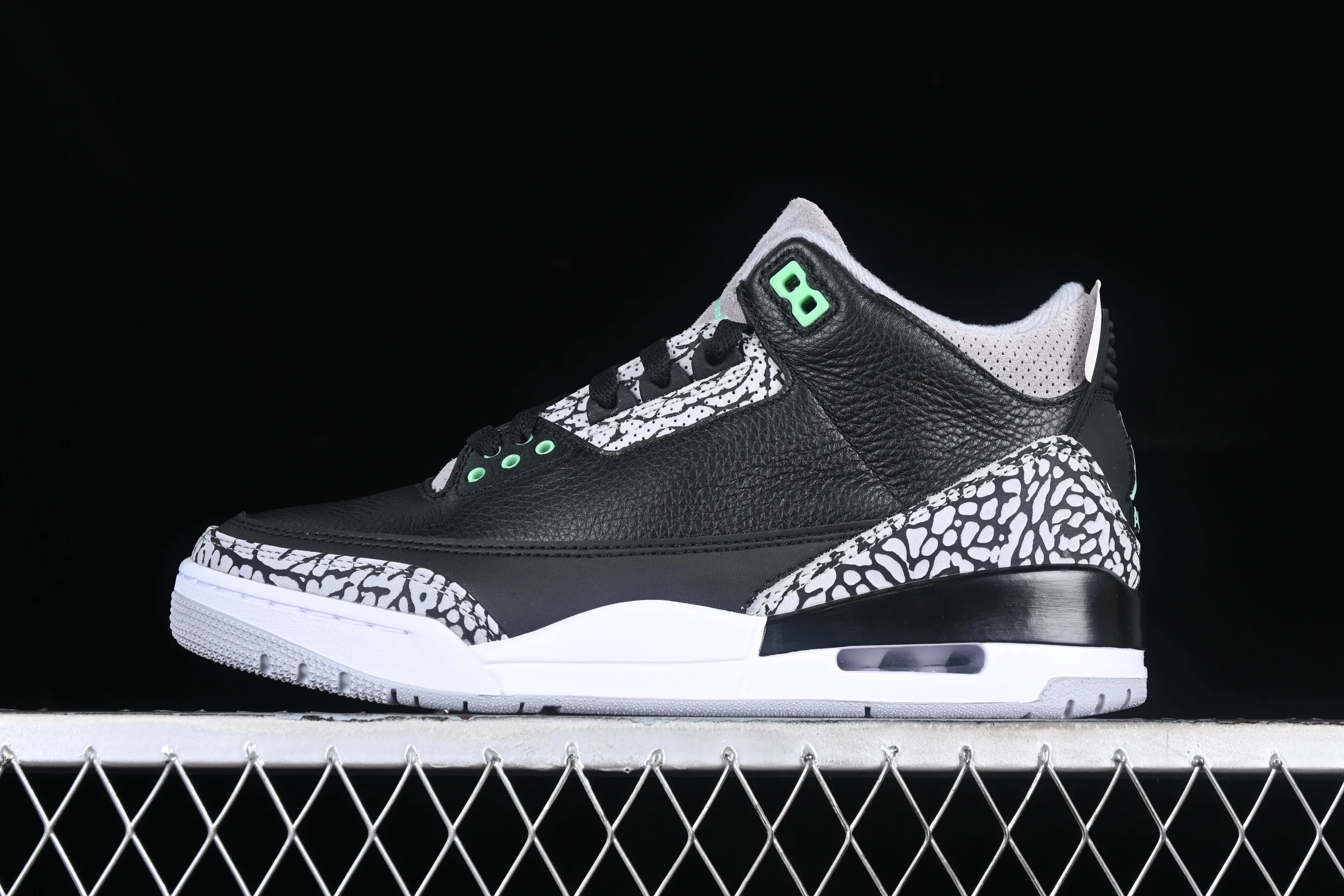 All categories Air Jordan Jordan series basketball shoes Air Jordan 3 foreign trade version Air Jordan 3 "Green Glow" AJ3 Joe 3 black green CT8532-031